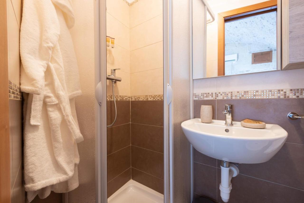 B&B La Finestra Sui Giardini Сантерамо ин Коле Екстериор снимка