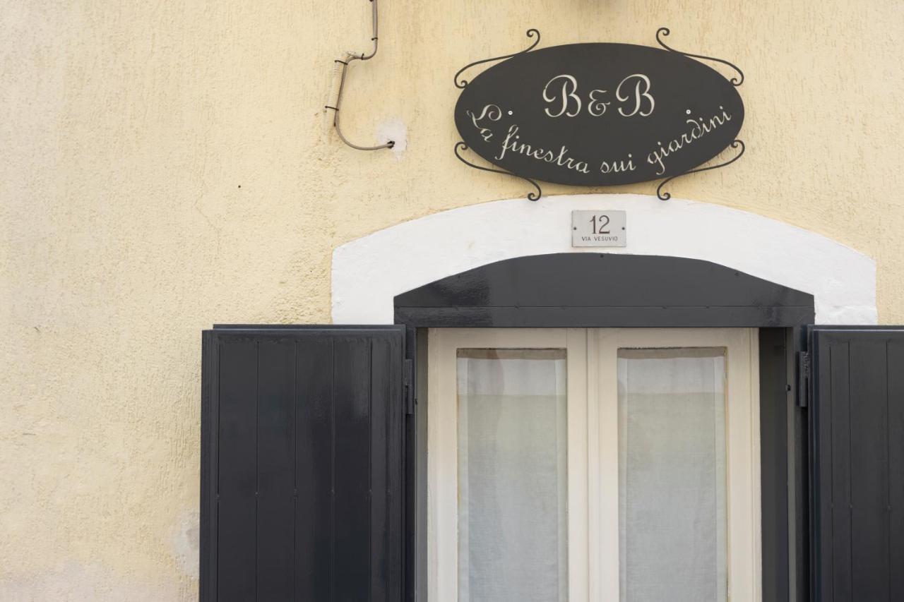 B&B La Finestra Sui Giardini Сантерамо ин Коле Екстериор снимка