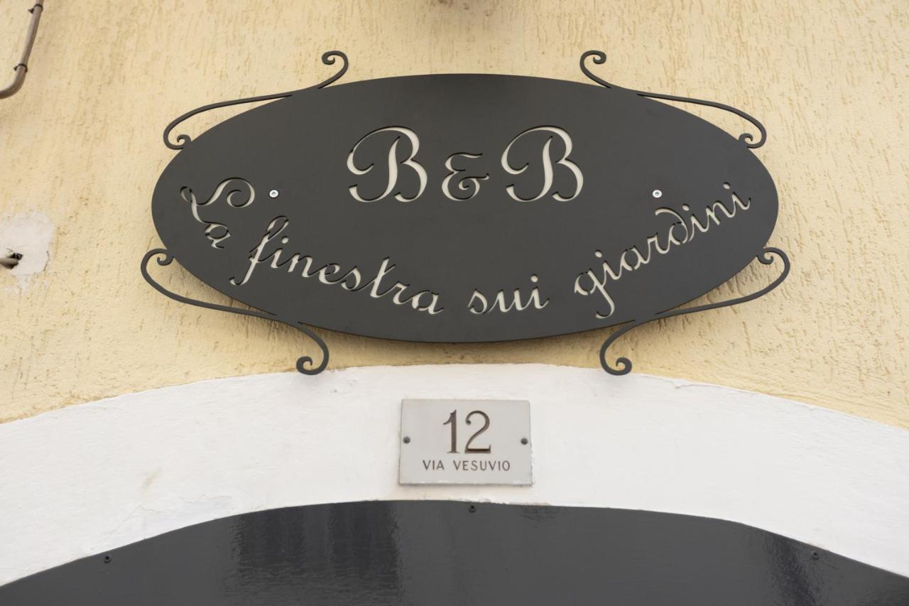 B&B La Finestra Sui Giardini Сантерамо ин Коле Екстериор снимка